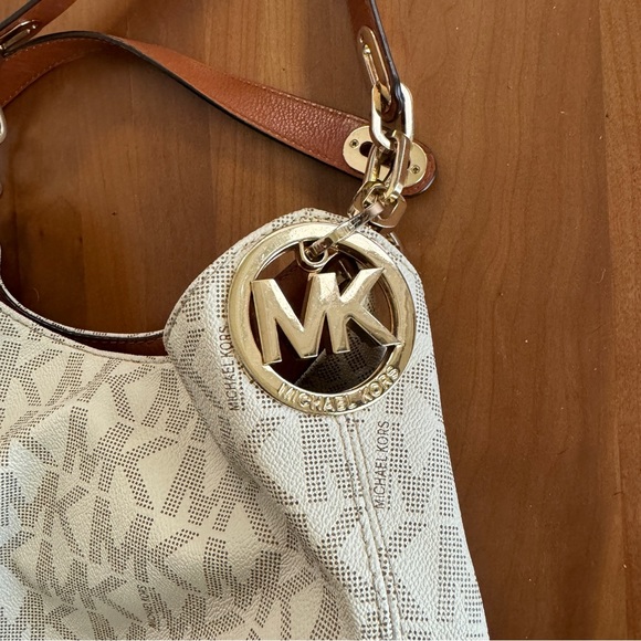 Fulton Large Logo Shoulder Bag in Vanilla - Picture 3 of 13